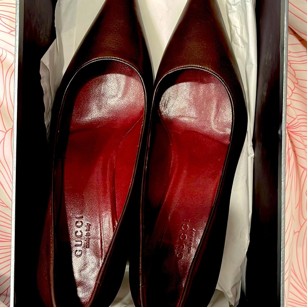 Gucci never worn kitten heels size 7.5 with rubber soles perfect for Fall